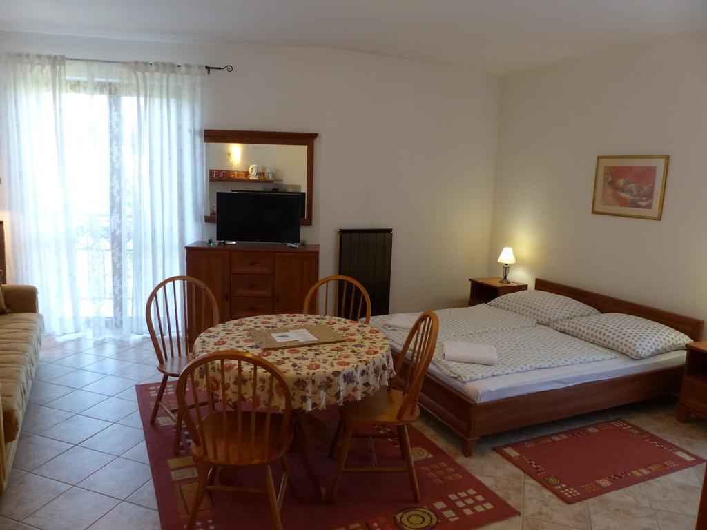 Toscana Lakeside Apartments I - II Family Friend Siofok Oda fotoğraf